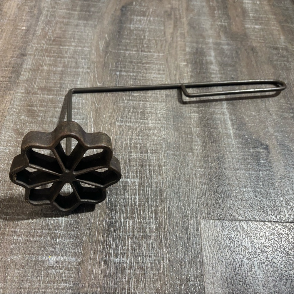 Vintage Rosette Iron